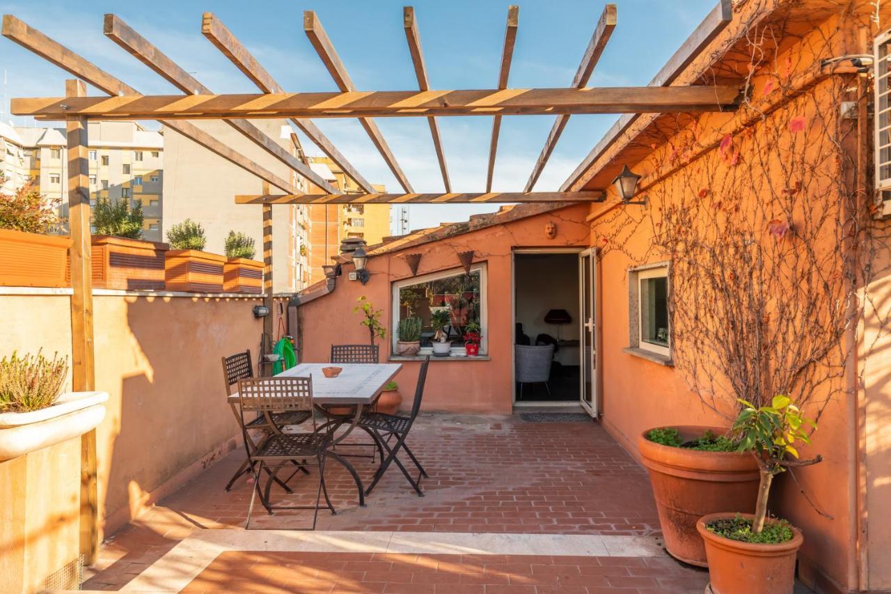 Bright And Comfy Terraced Apartment In Trastevere Rome Luaran gambar